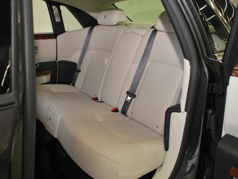 2012 Rolls-Royce Ghost Image 16