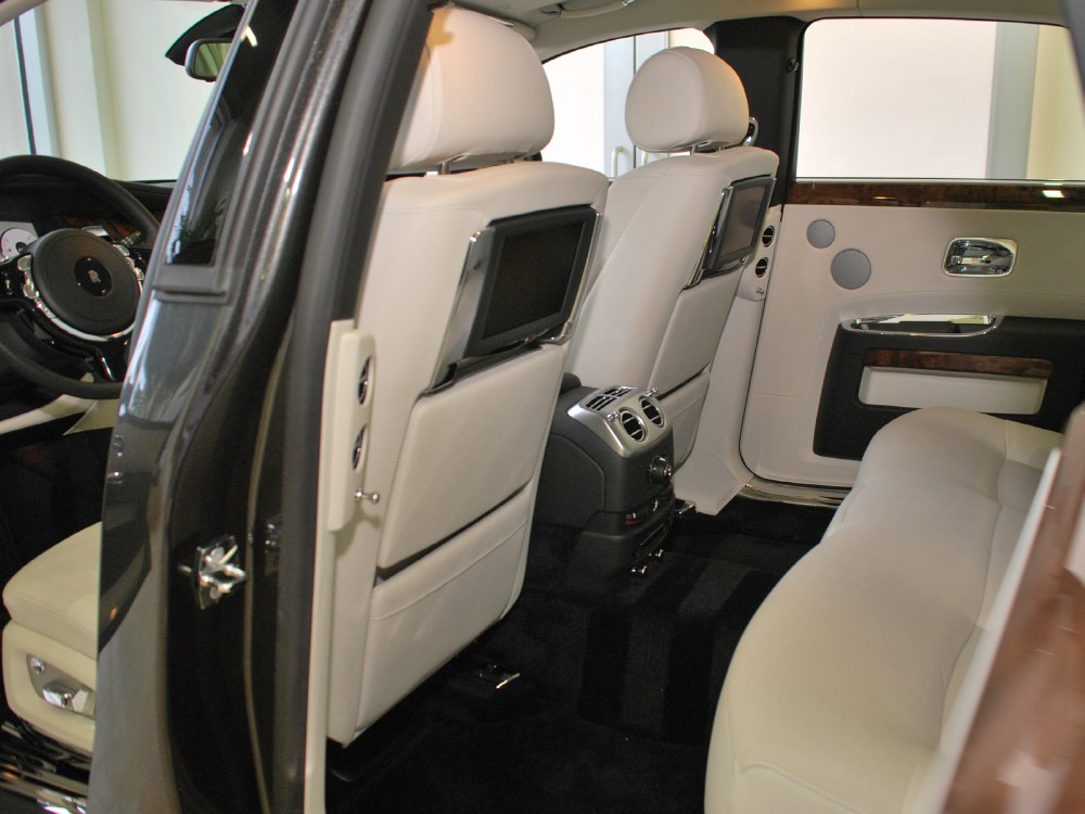 2012 Rolls-Royce Ghost Image 17