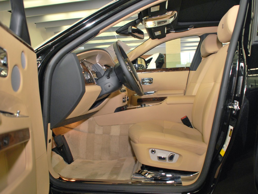 2012 Rolls-Royce Ghost Image 11