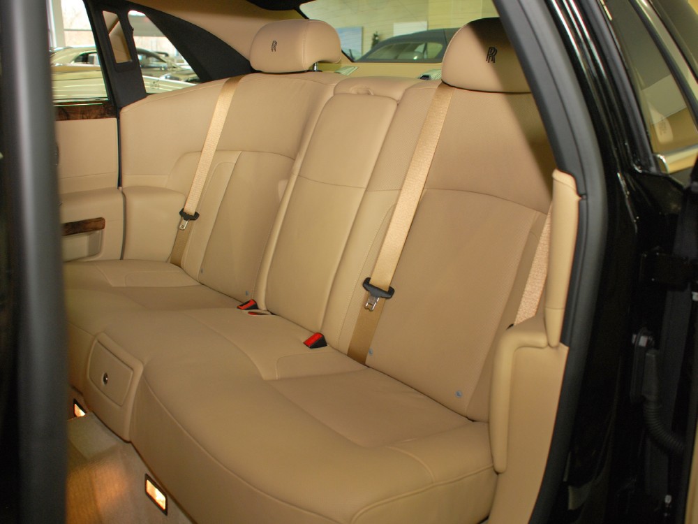 2012 Rolls-Royce Ghost Image 16