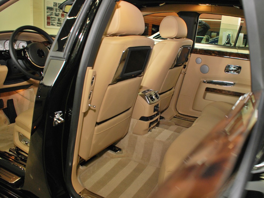 2012 Rolls-Royce Ghost Image 17