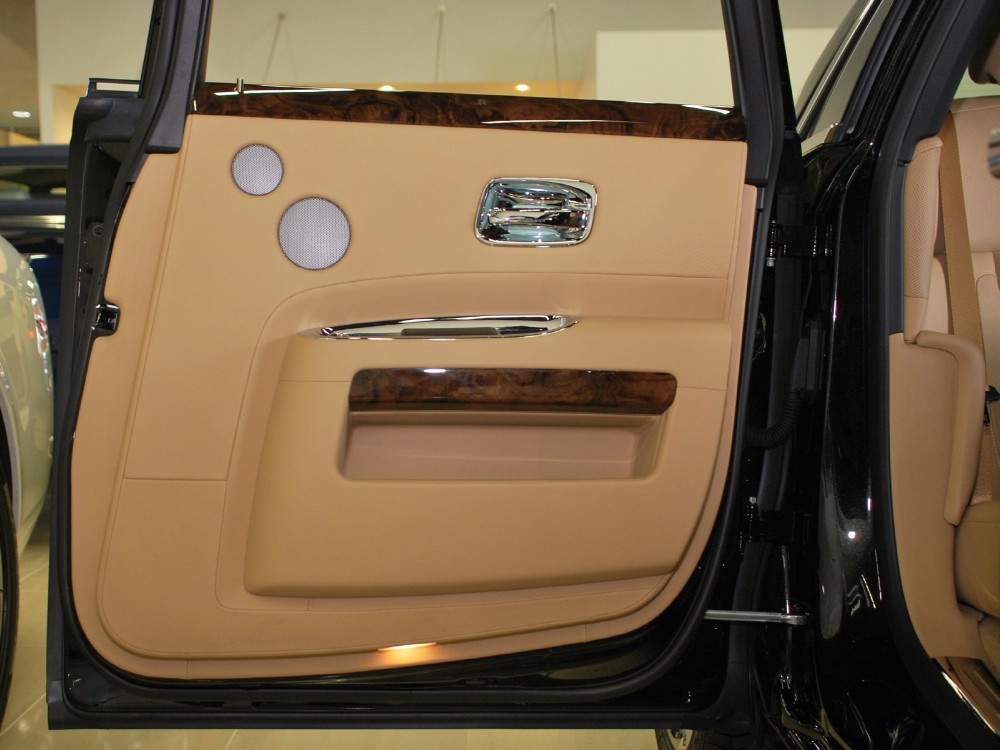 2012 Rolls-Royce Ghost Image 25