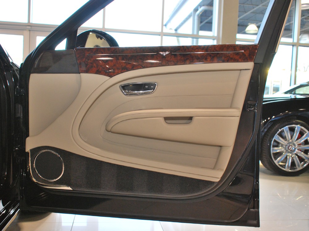 2012 Bentley Mulsanne Image 23