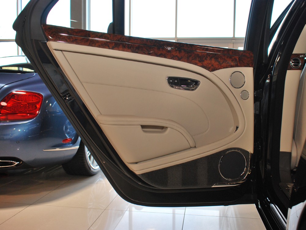 2012 Bentley Mulsanne Image 24