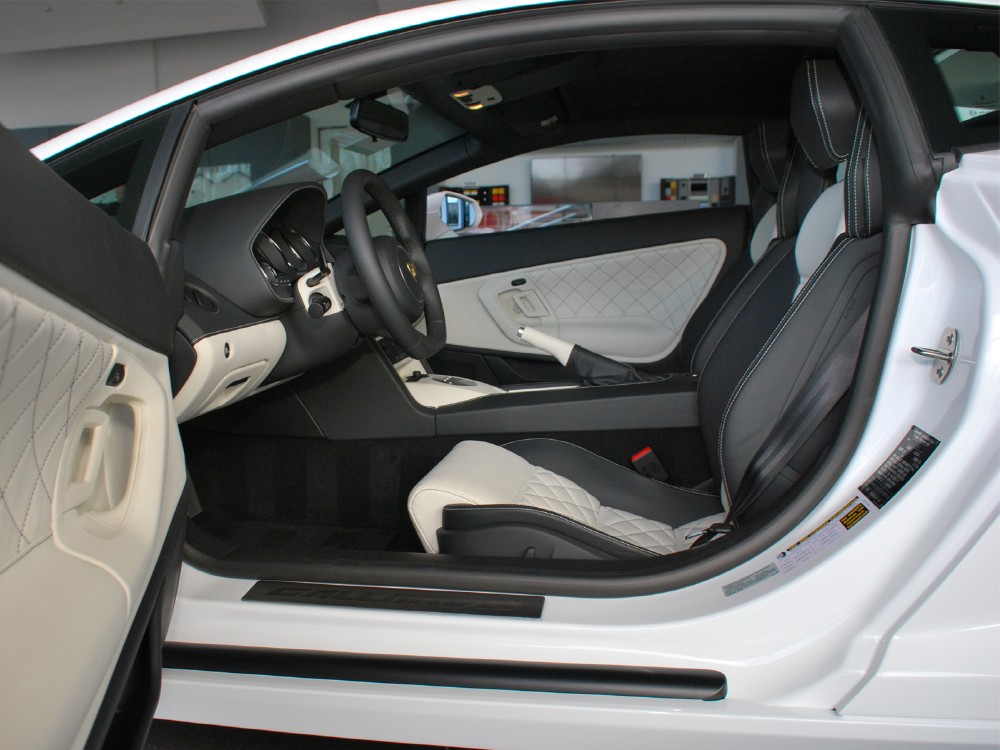 2013 Lamborghini Gallardo Image 10