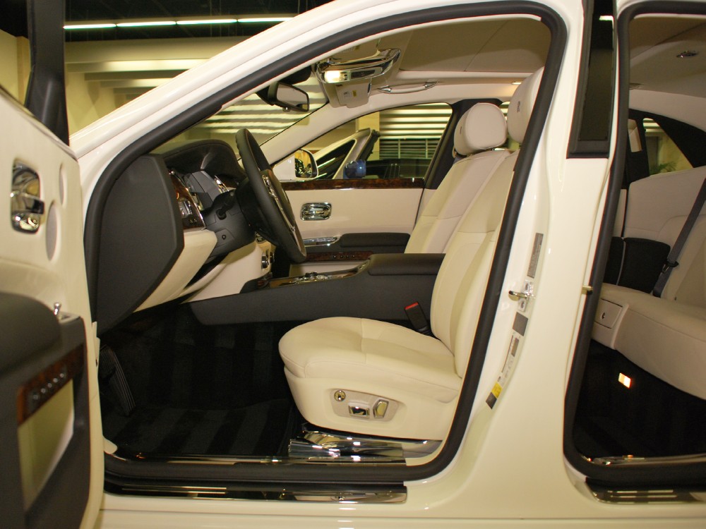 2013 Rolls-Royce Ghost Image 10