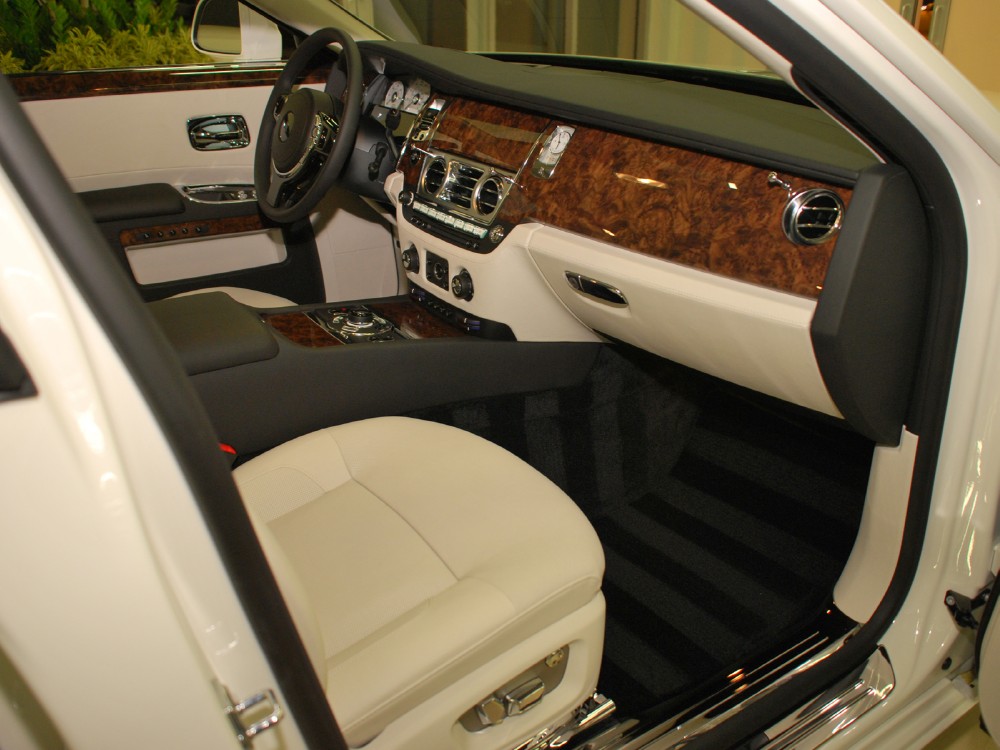 2013 Rolls-Royce Ghost Image 12