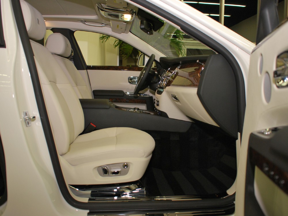 2013 Rolls-Royce Ghost Image 13