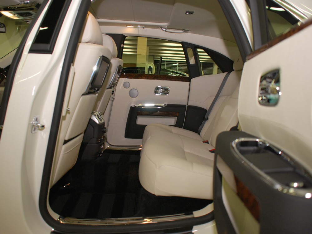 2013 Rolls-Royce Ghost Image 14