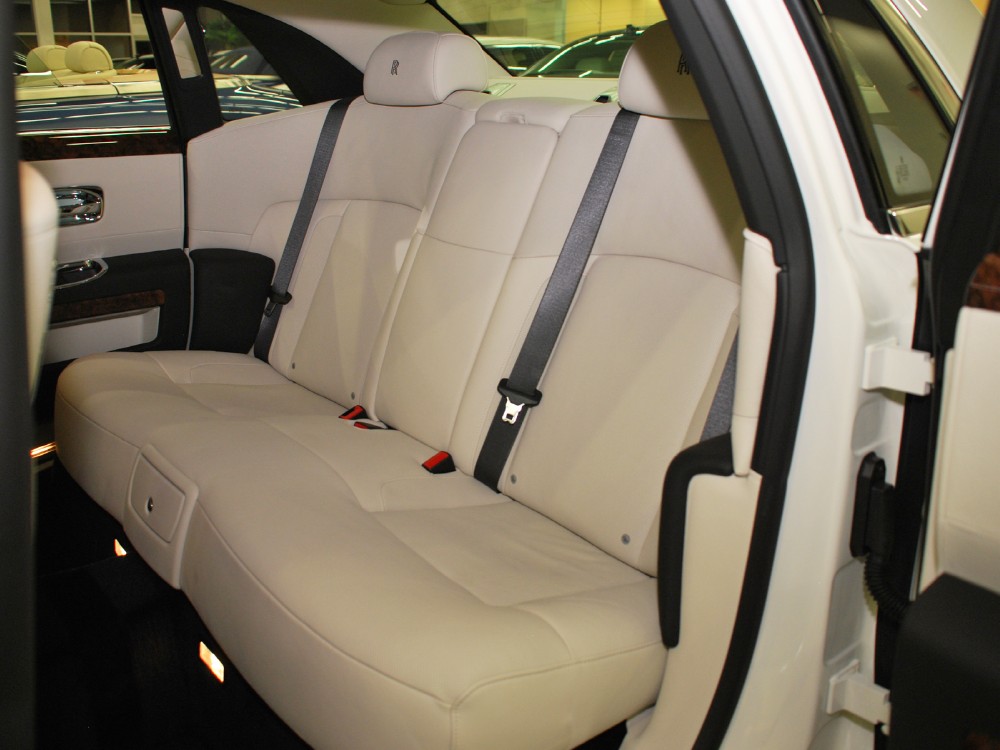 2013 Rolls-Royce Ghost Image 15
