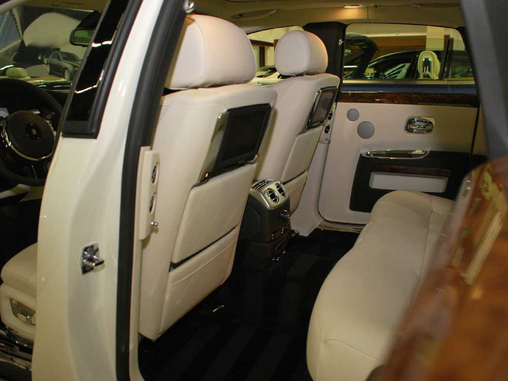 2013 Rolls-Royce Ghost Image 16
