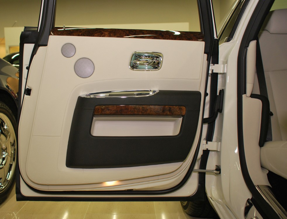 2013 Rolls-Royce Ghost Image 24