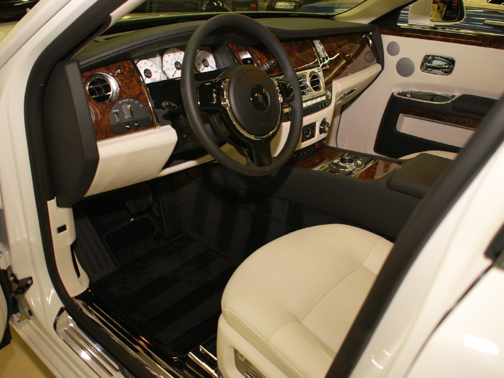 2013 Rolls-Royce Ghost Image 3