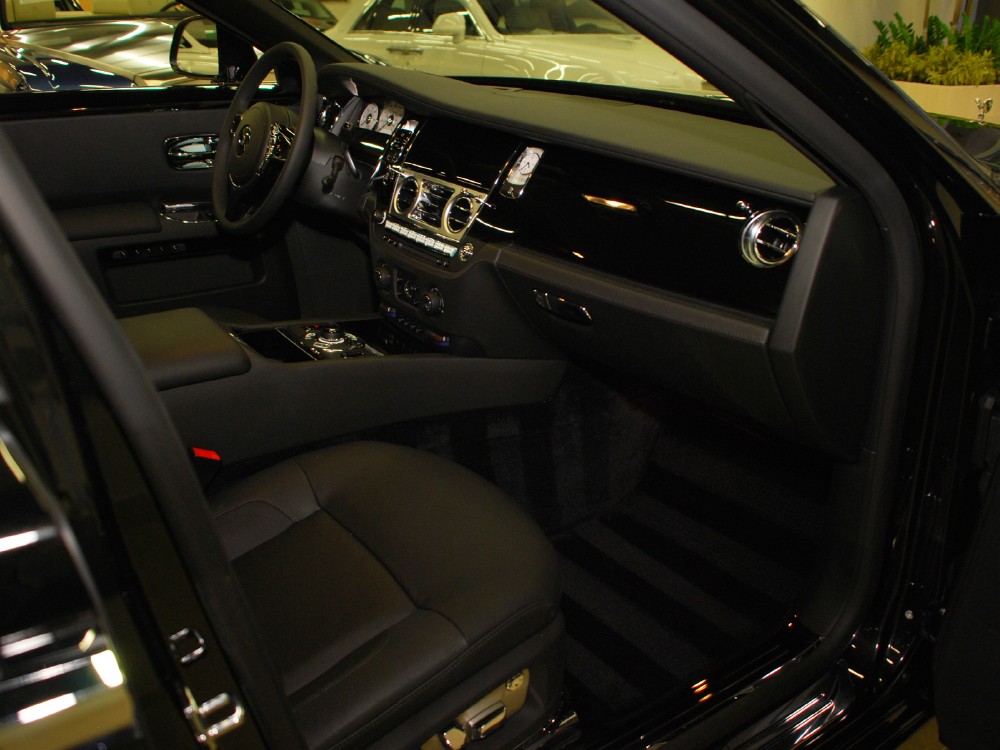 2013 Rolls-Royce Ghost Image 12