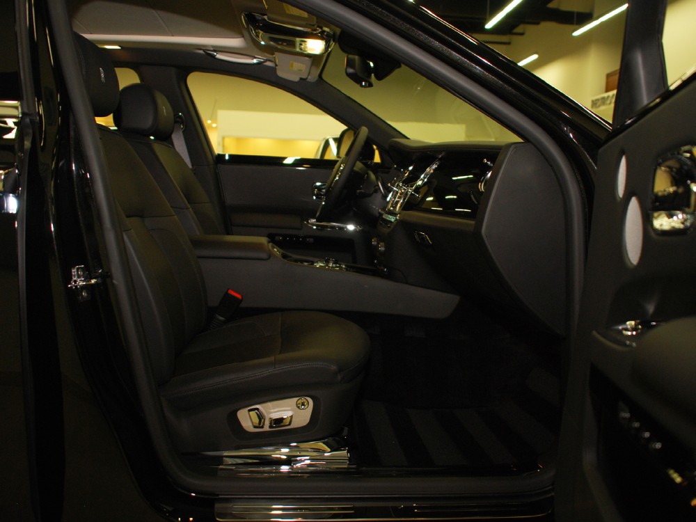 2013 Rolls-Royce Ghost Image 13