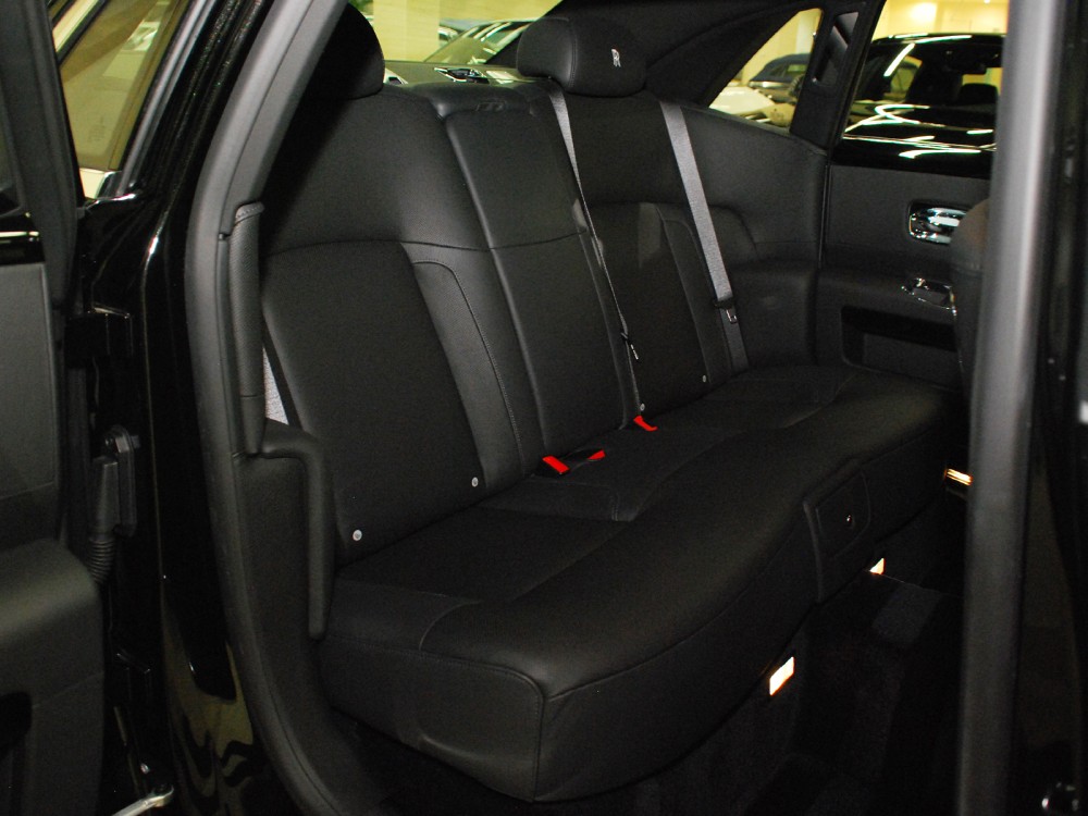 2013 Rolls-Royce Ghost Image 19