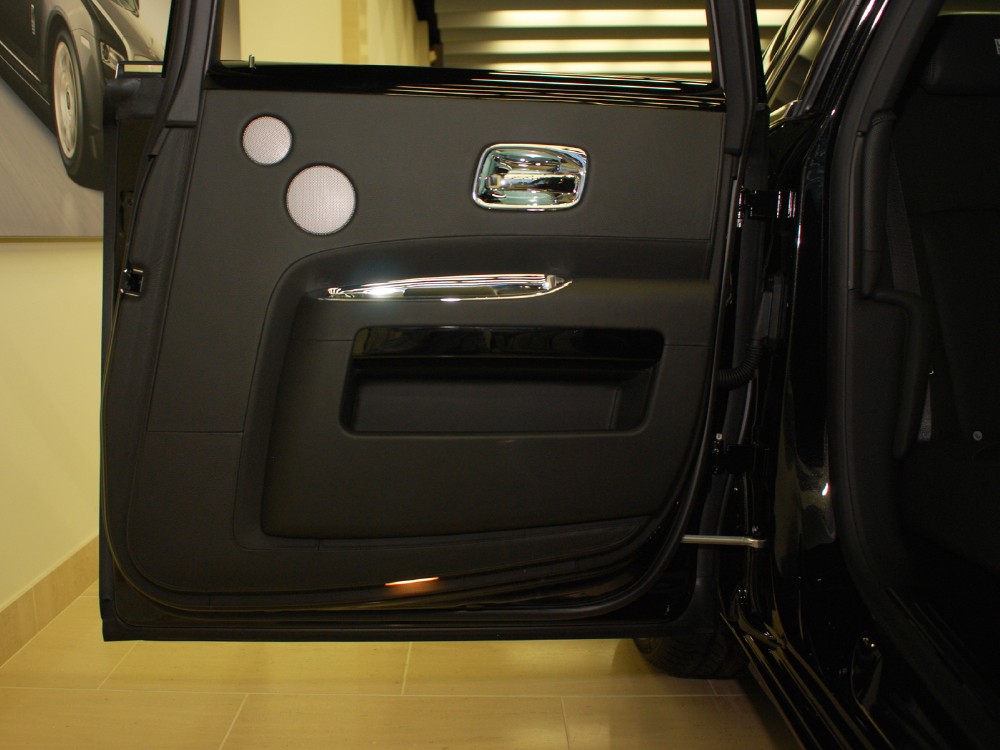 2013 Rolls-Royce Ghost Image 23
