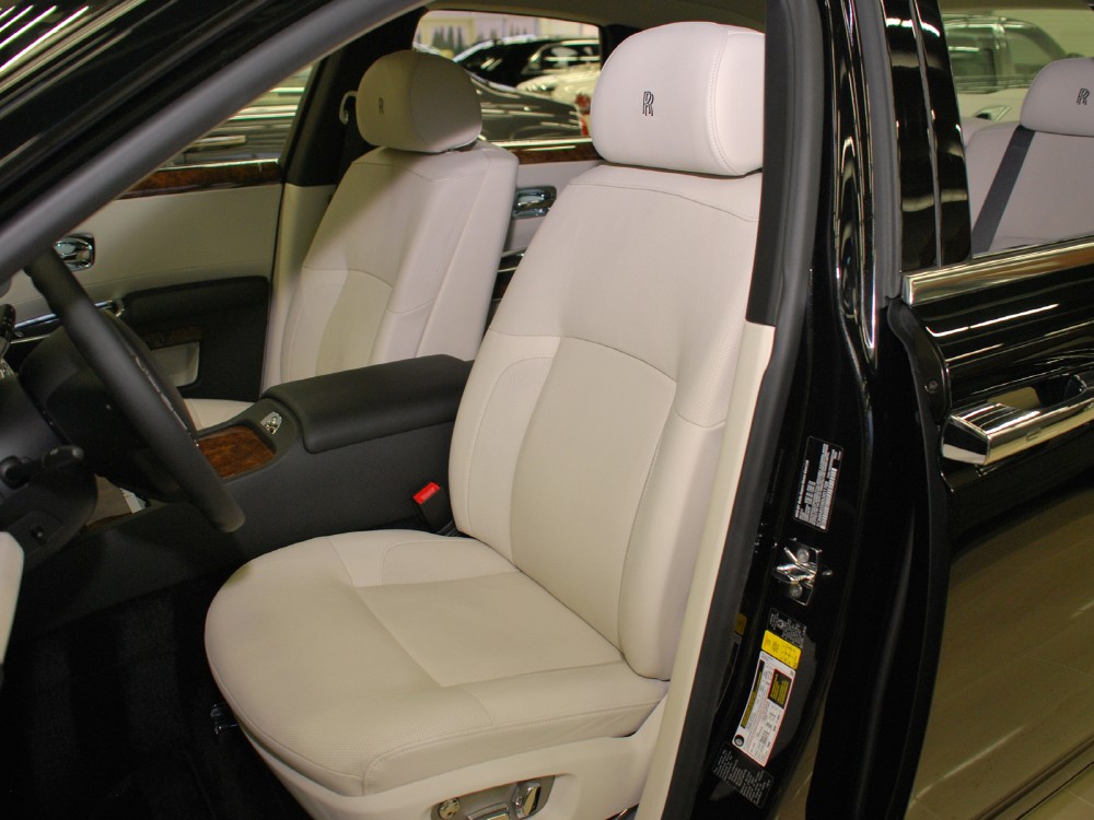 2013 Rolls-Royce Ghost Image 10