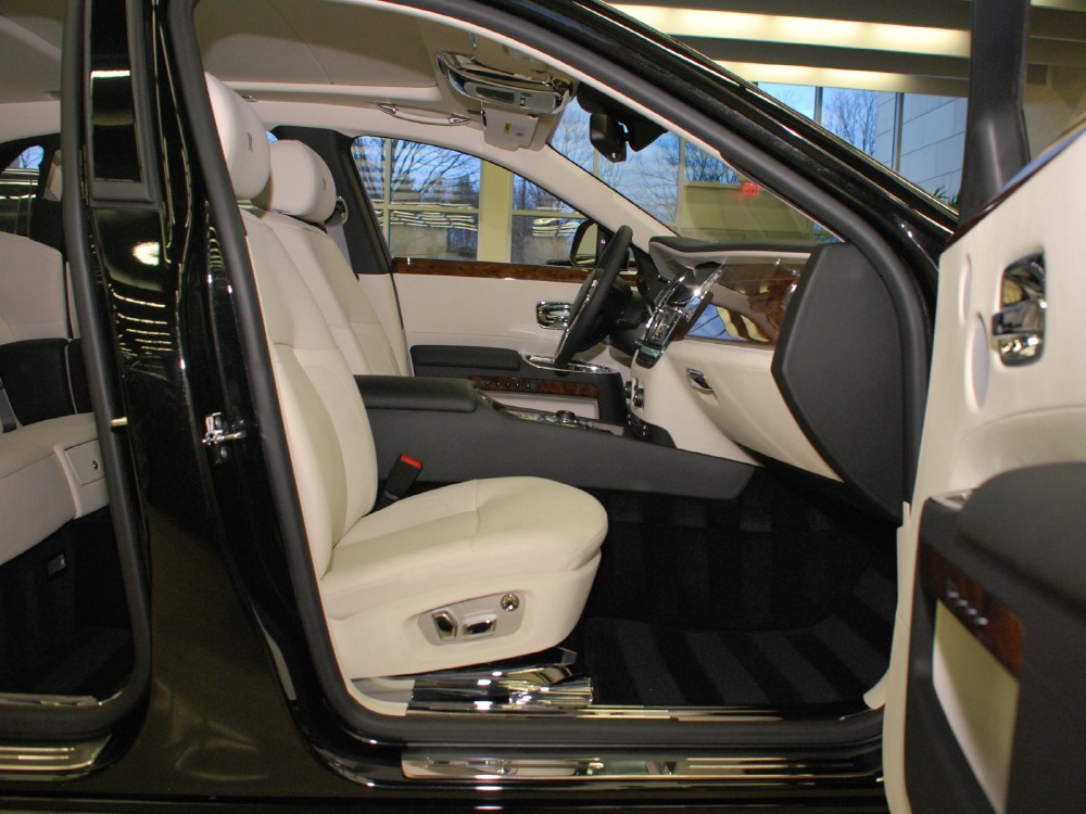 2013 Rolls-Royce Ghost Image 12