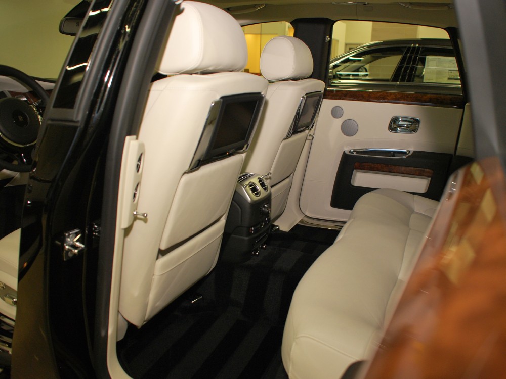 2013 Rolls-Royce Ghost Image 15