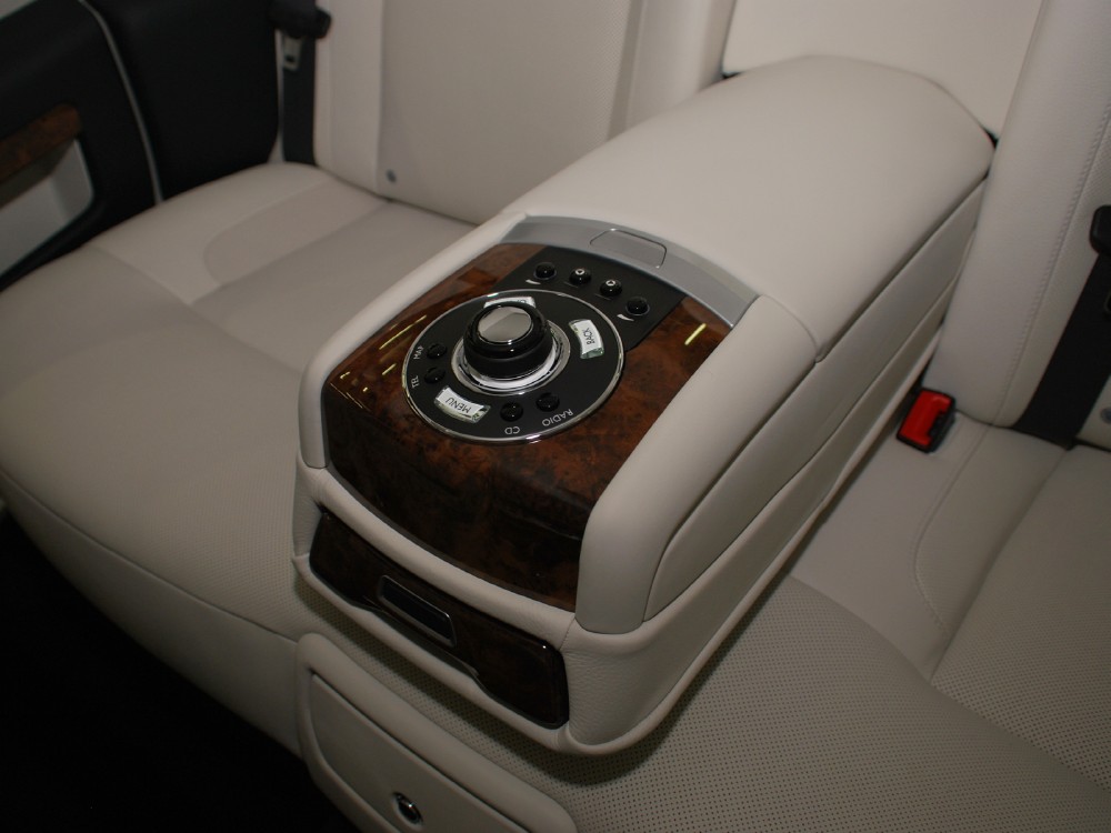 2013 Rolls-Royce Ghost Image 17