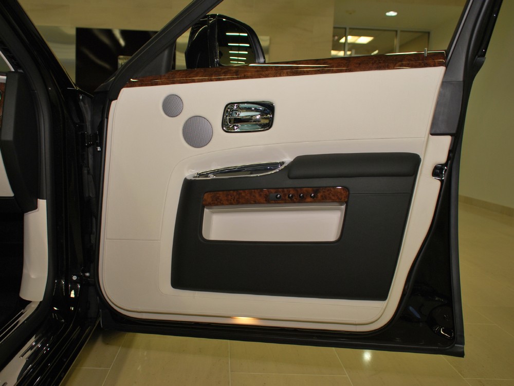 2013 Rolls-Royce Ghost Image 22