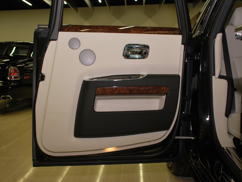 2013 Rolls-Royce Ghost Image 23