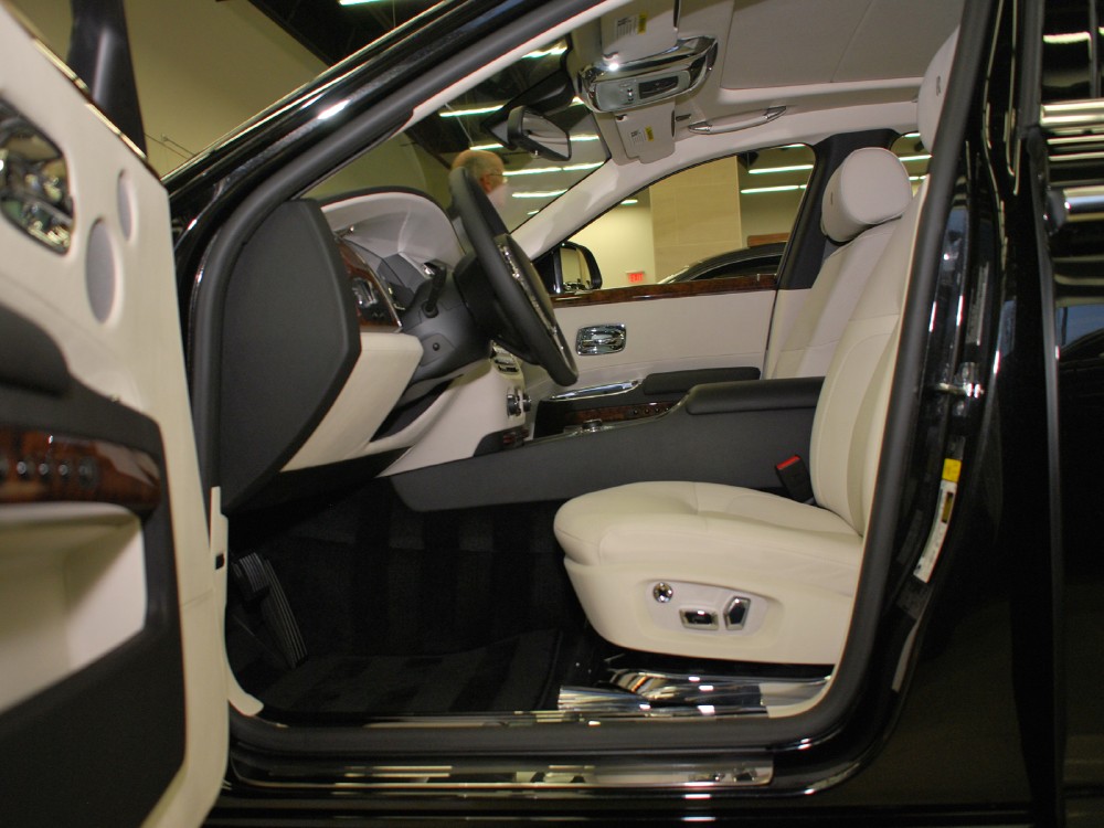 2013 Rolls-Royce Ghost Image 9