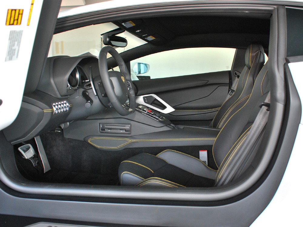 2012 Lamborghini Aventador Image 12