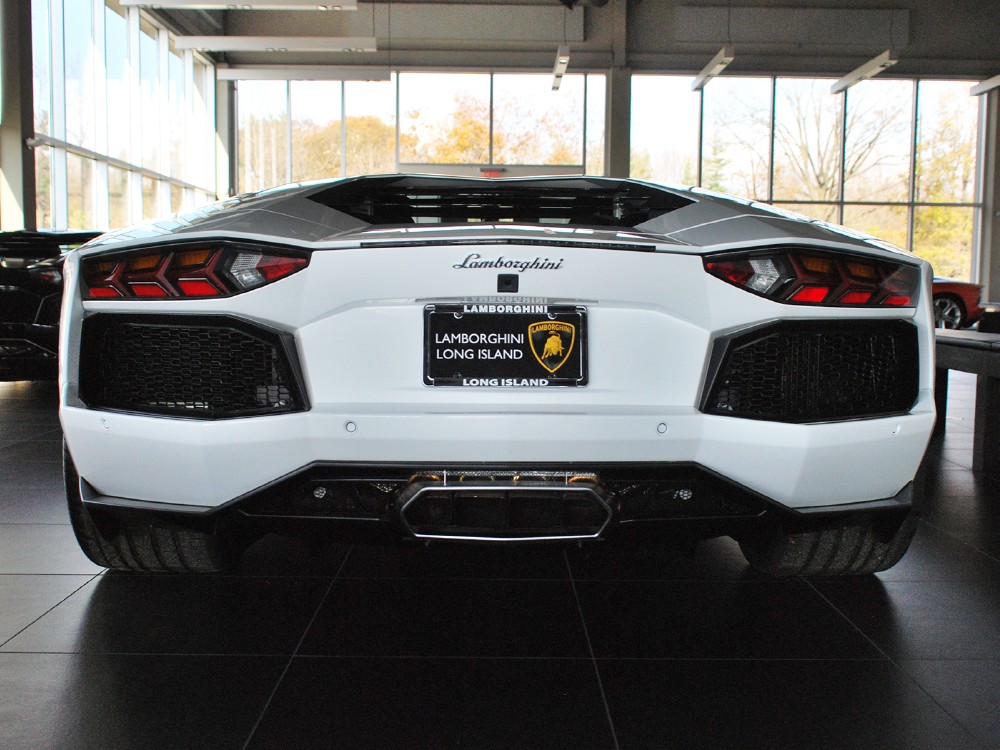 2012 Lamborghini Aventador Image 8