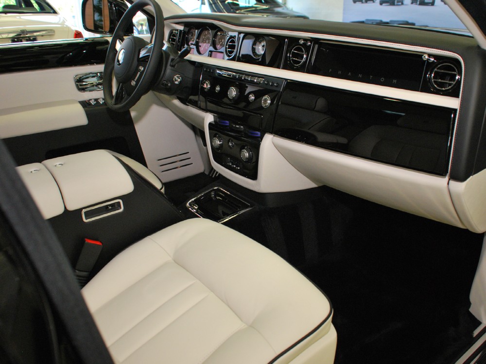 2013 Rolls-Royce Phantom (Series II) Image 15