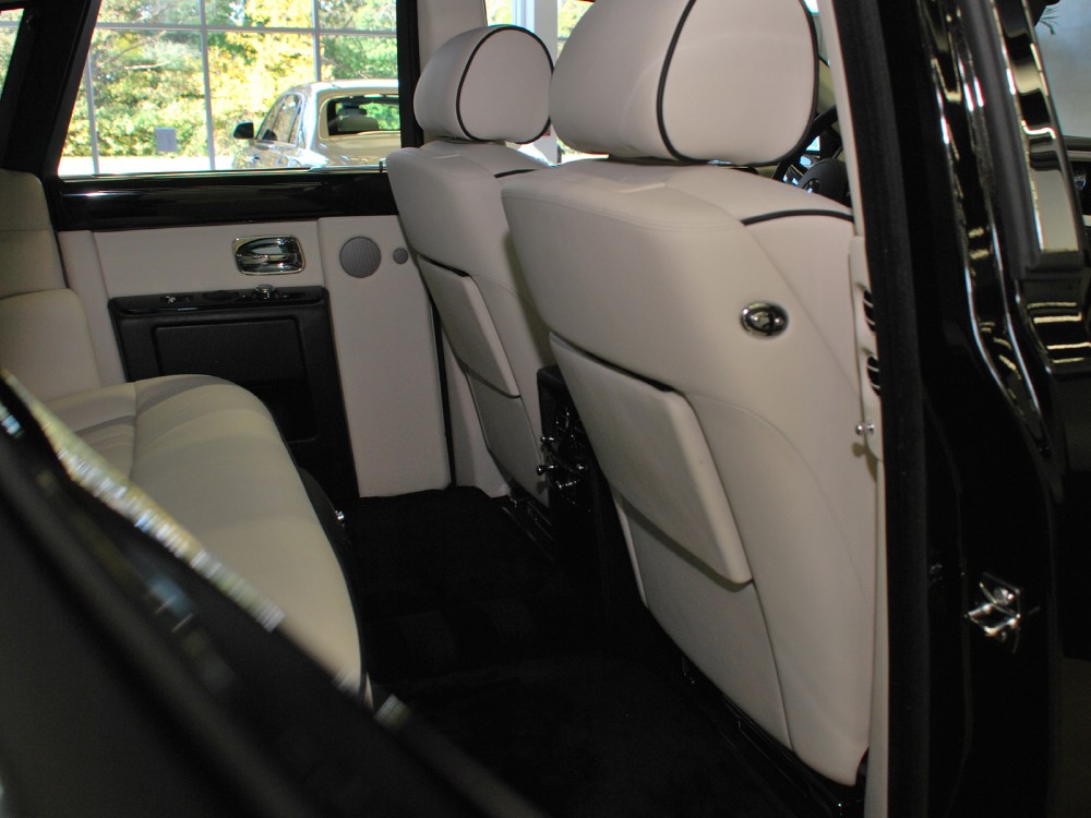 2013 Rolls-Royce Phantom (Series II) Image 25
