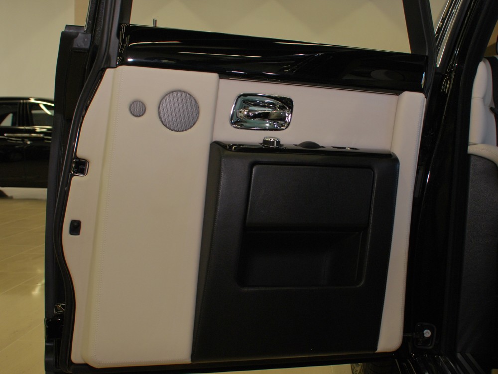 2013 Rolls-Royce Phantom (Series II) Image 32