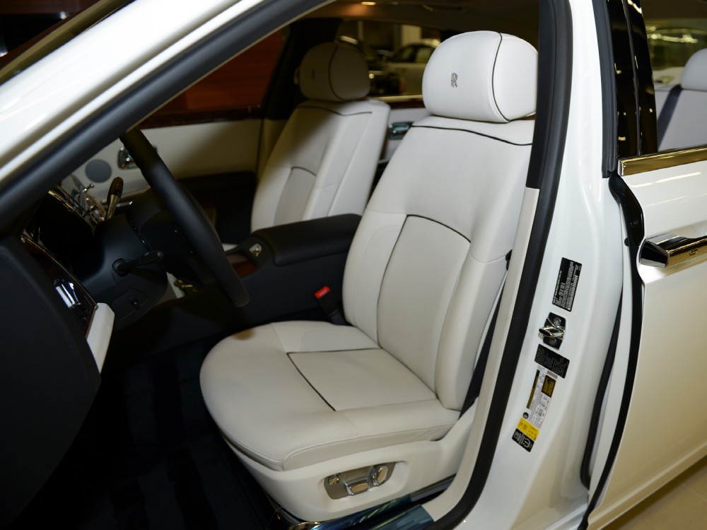 2013 Rolls-Royce Ghost Image 12
