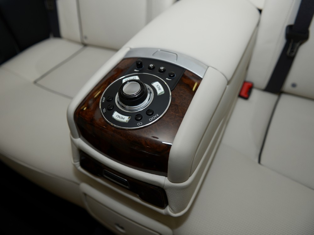 2013 Rolls-Royce Ghost Image 17