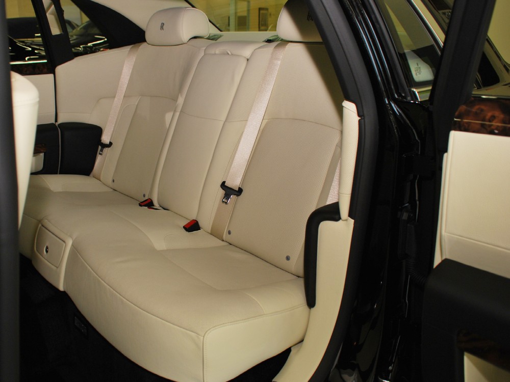 2013 Rolls-Royce Ghost Image 16