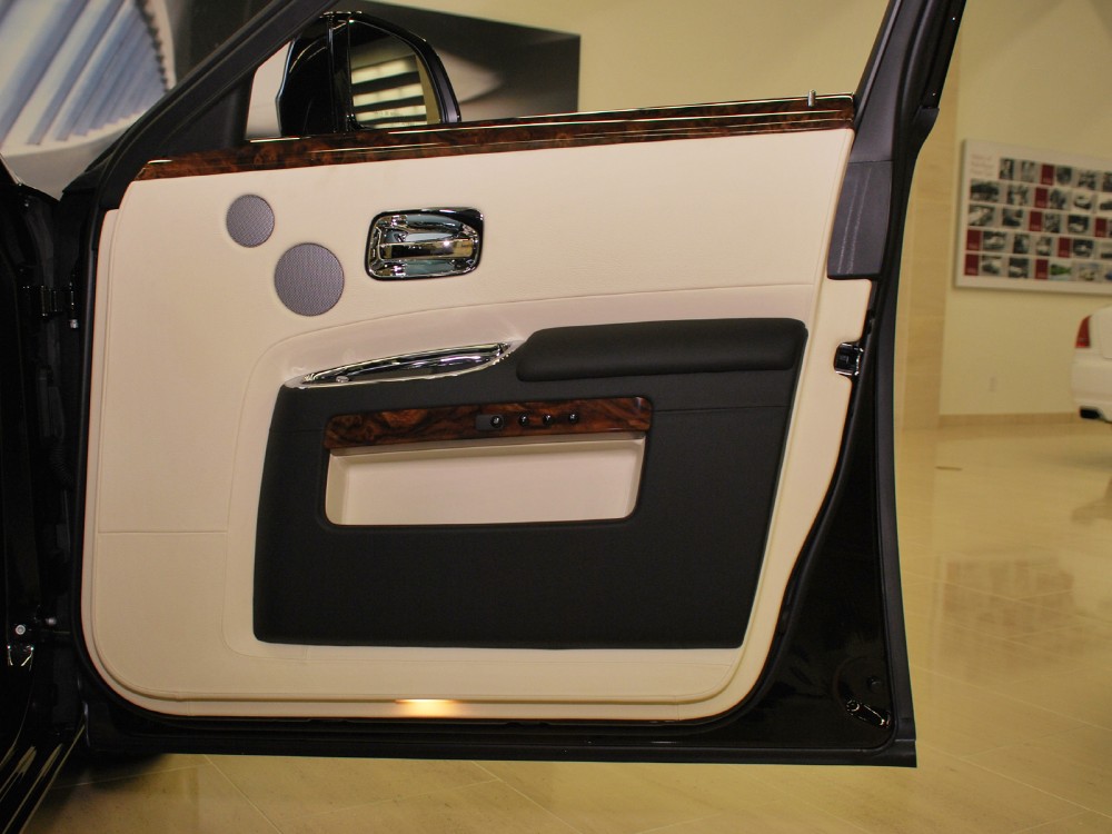 2013 Rolls-Royce Ghost Image 24