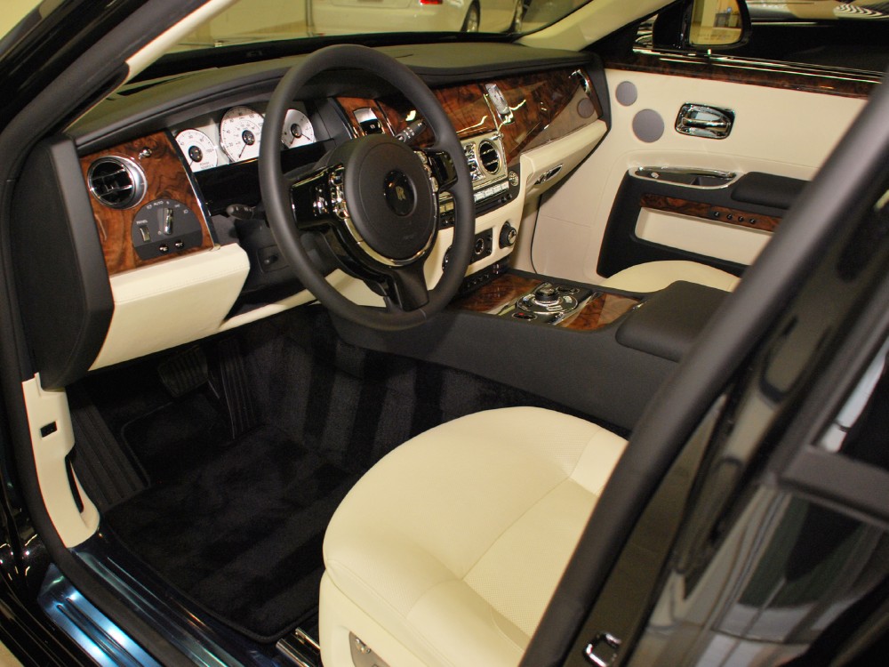 2013 Rolls-Royce Ghost Image 3