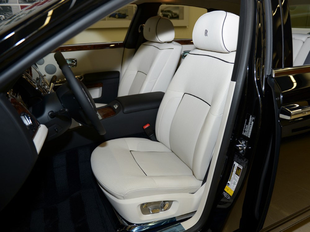 2013 Rolls-Royce Ghost Image 10