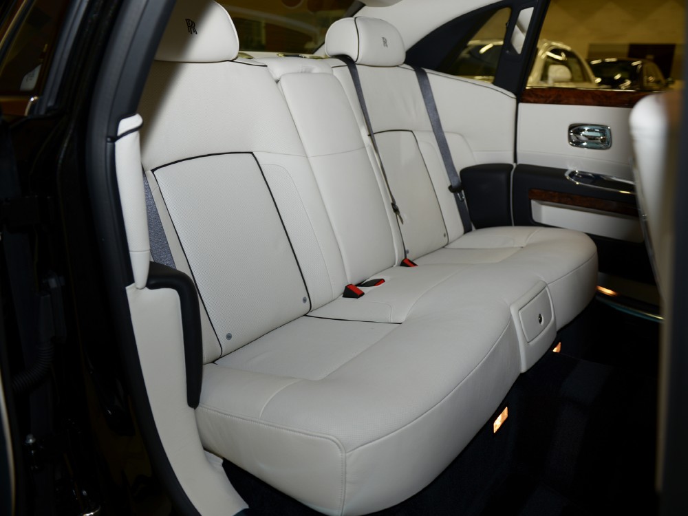 2013 Rolls-Royce Ghost Image 16