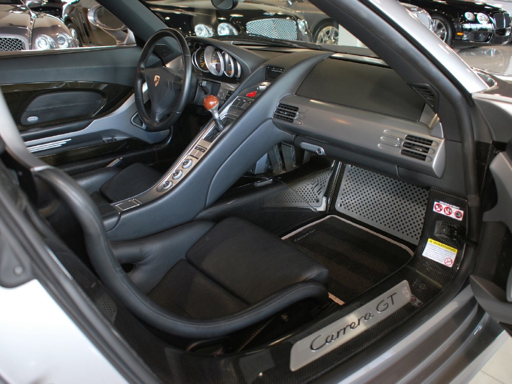 2005 Porsche Carrera GT Image 11