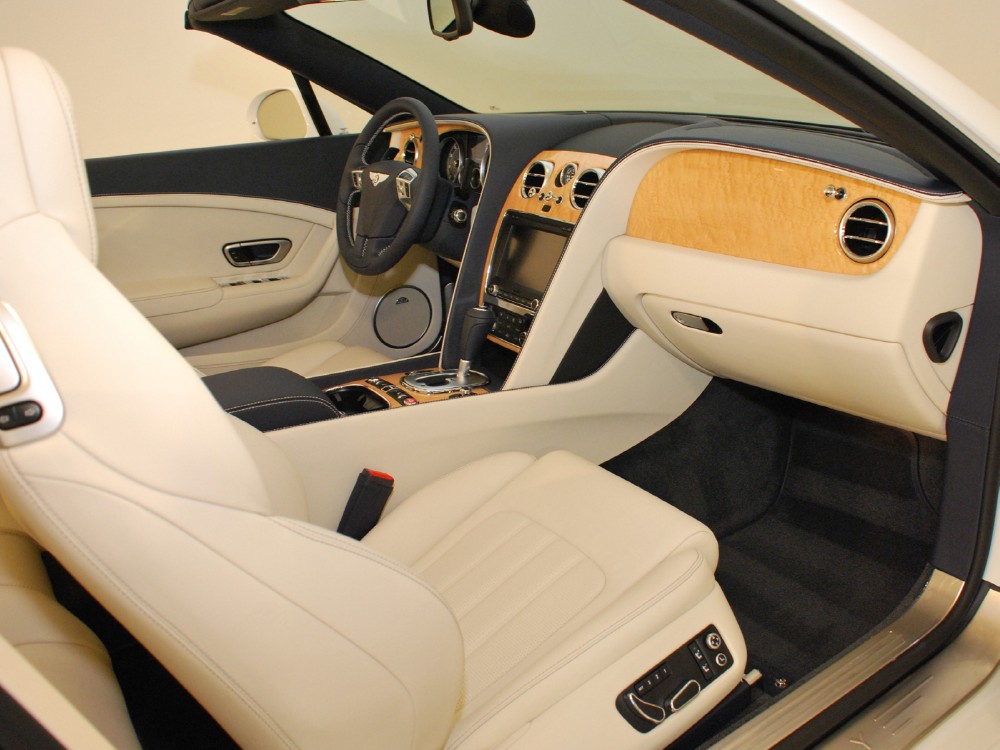 2013 Bentley Continental GT V8 Convertible Image 17