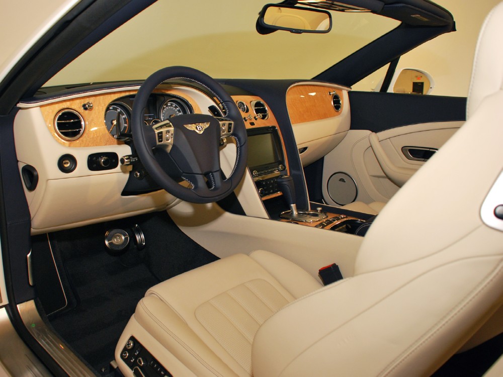 2013 Bentley Continental GT V8 Convertible Image 3