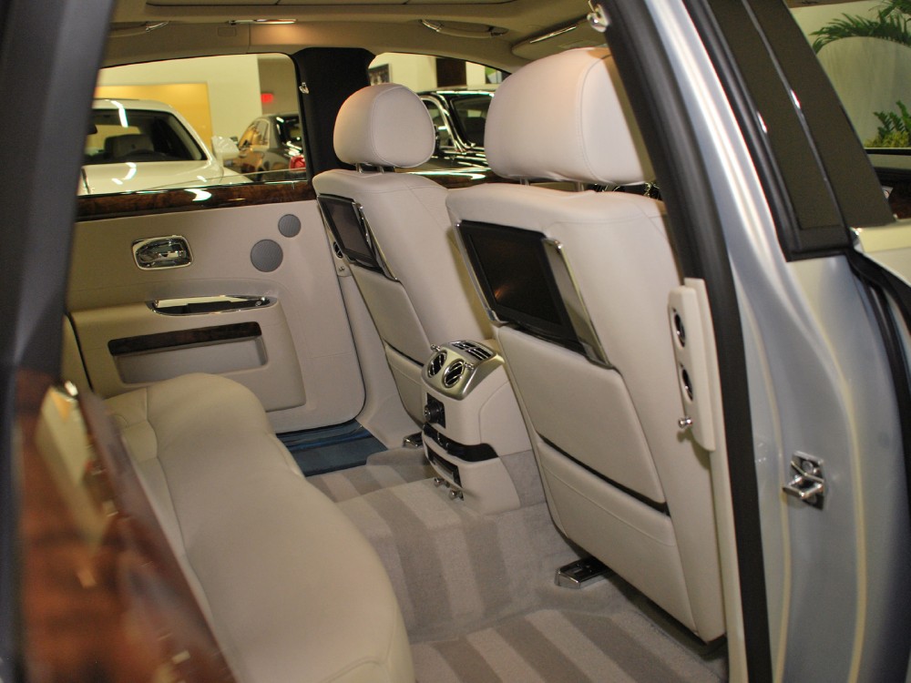 2013 Rolls-Royce Ghost Image 16