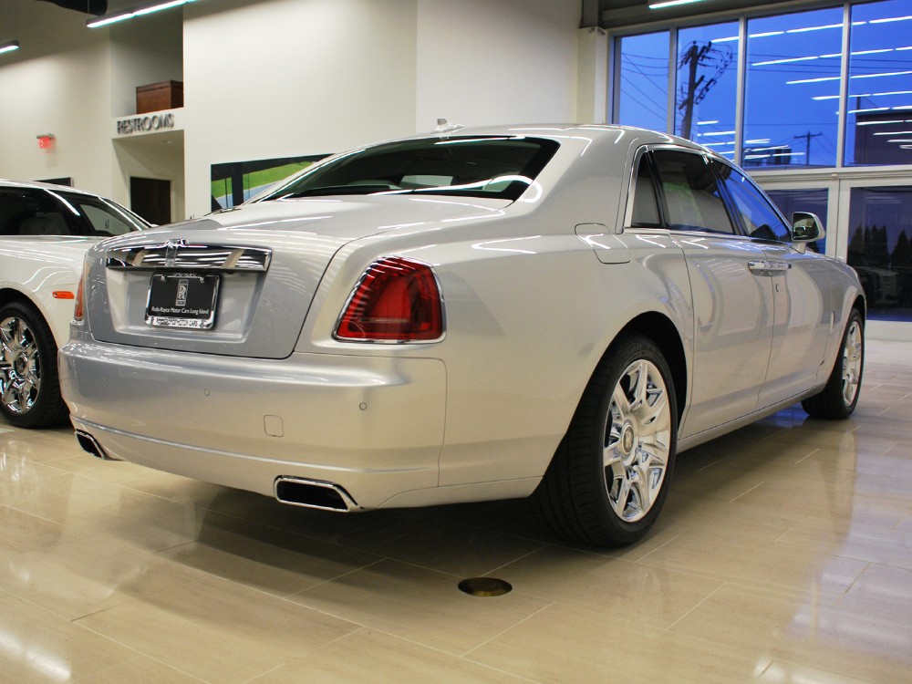 2013 Rolls-Royce Ghost Image 2
