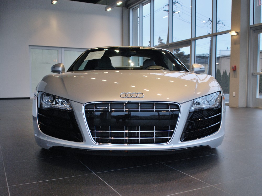 2011 Audi R8 Image 11