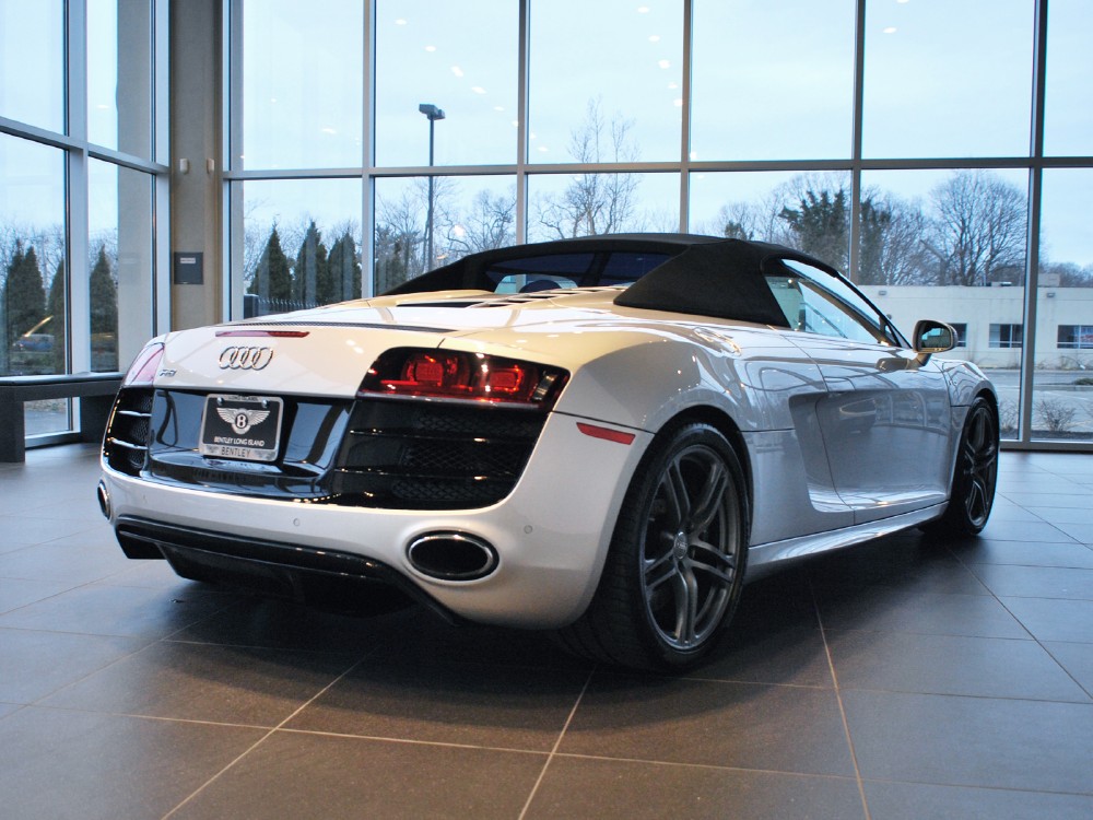 2011 Audi R8 Image 15