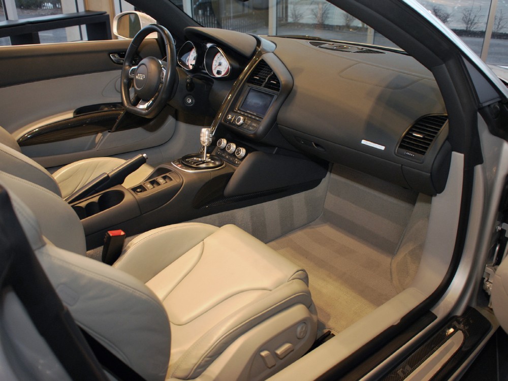 2011 Audi R8 Image 19