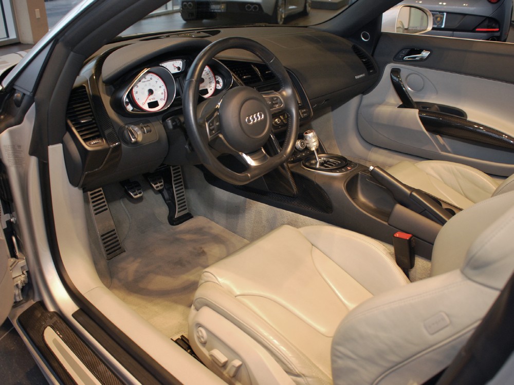 2011 Audi R8 Image 3