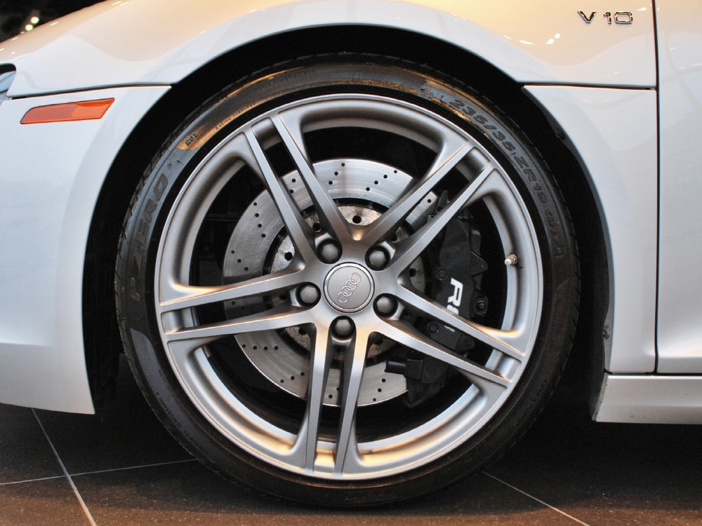 2011 Audi R8 Image 4